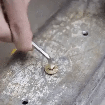 Set of 5 damaged screw out drills